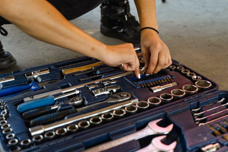 Panduan Memilih dan Menggunakan Perkakas Tangan TOTAL Tools Malaysia untuk Kerja DIY di Rumah