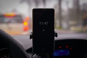 Pemegang Telefon Kereta Terbaik untuk Keselamatan dan Kemudahan Pemanduan