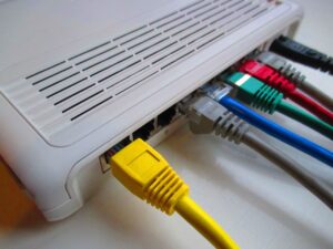 Pemilihan Suis Ethernet untuk Pejabat Kecil dan Rumah: Mana Satu Sesuai?