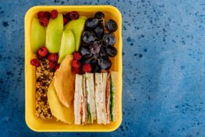 Pengurusan Menu Bekal Makanan Anak Sekolah yang Sihat dan Seimbang