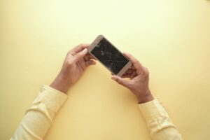 Punca Skrin Telefon Bertukar Hijau Secara Tiba-Tiba dan Cara Mengatasinya
