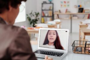 Strategi Komunikasi Digital Berkesan Antara Guru dan Ibu Bapa
