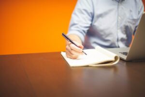 Strategi Perkongsian Dokumen dan Portfolio di LinkedIn untuk Profesional Malaysia